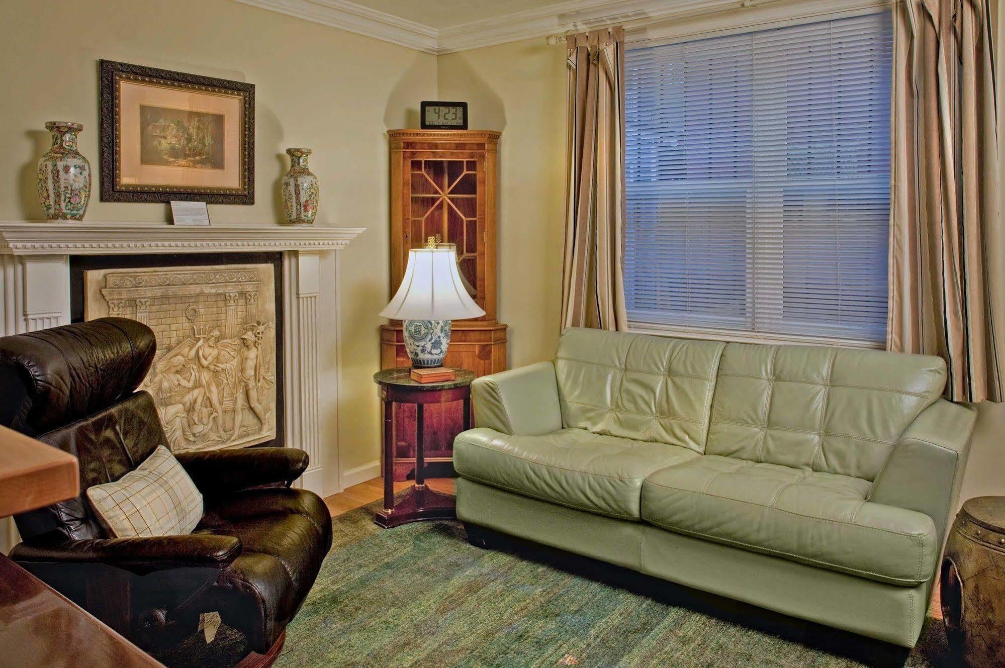 Galloway House Inn سافانا المظهر الخارجي الصورة